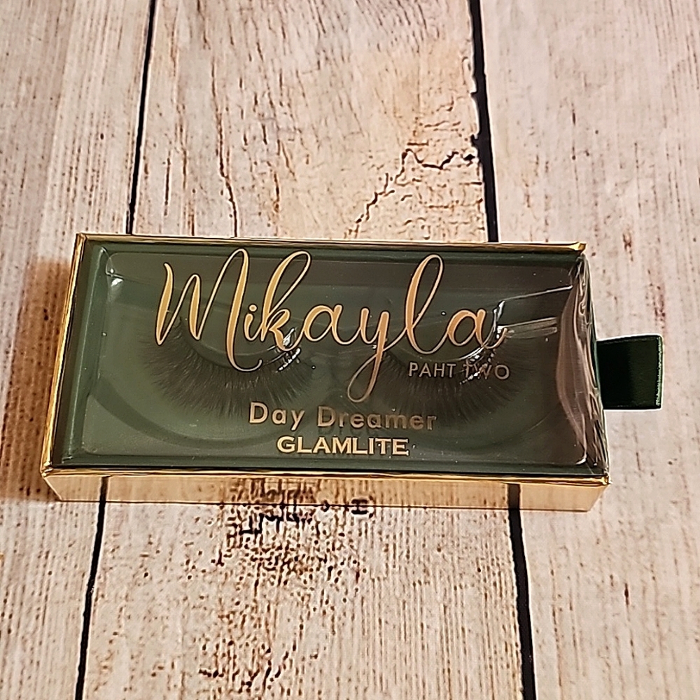 BNIB Glamlite x Mikayla Bundle - Picture 7 of 14
